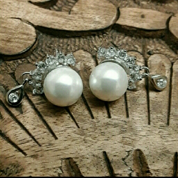 NEW S925 Pearl Earrings with Sparkles - Picture 3 of 6